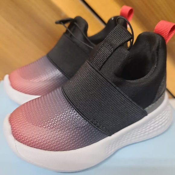 New! Cat & Jack Toddler Pull-On Sneakers Size 5 - Picture 2 of 4